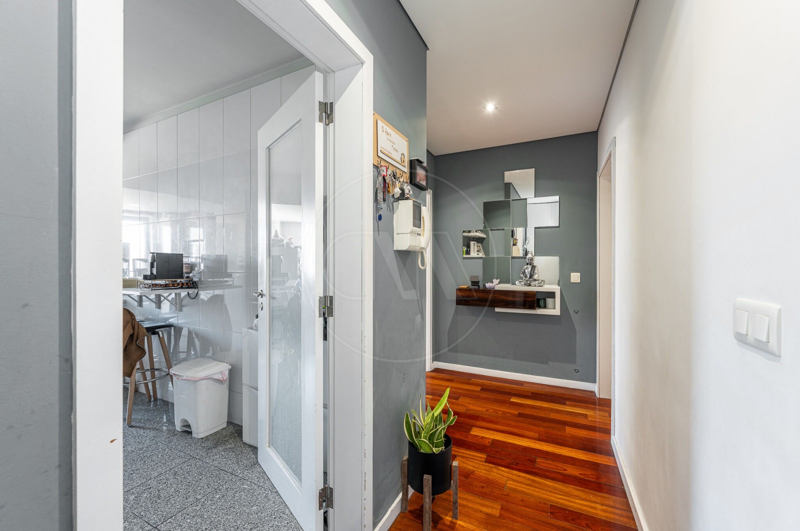 Apartment T2 for For sale in Rio Tinto, Gondomar, Porto - Hall de entrada (Imagem 1)