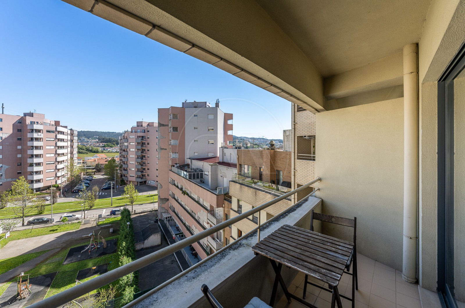 Apartment T2 for For sale in Rio Tinto, Gondomar, Porto - Varanda (Imagem 1)