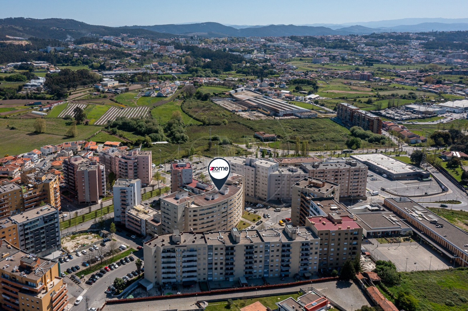 Apartment T2 for For sale in Rio Tinto, Gondomar, Porto - Área envolvente (Imagem 5)