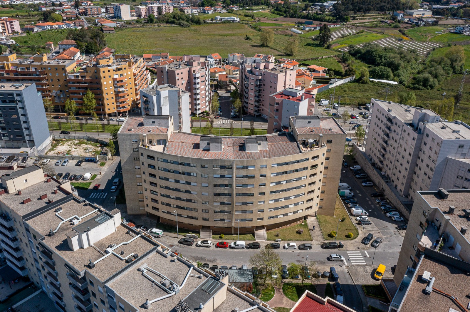 Apartment T2 for For sale in Rio Tinto, Gondomar, Porto - Fachada (Imagem 1)