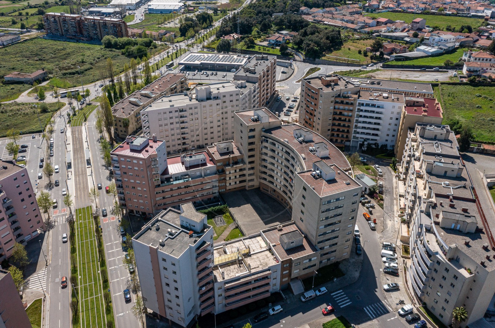 Apartment T2 for For sale in Rio Tinto, Gondomar, Porto - Fachada (Imagem 4)