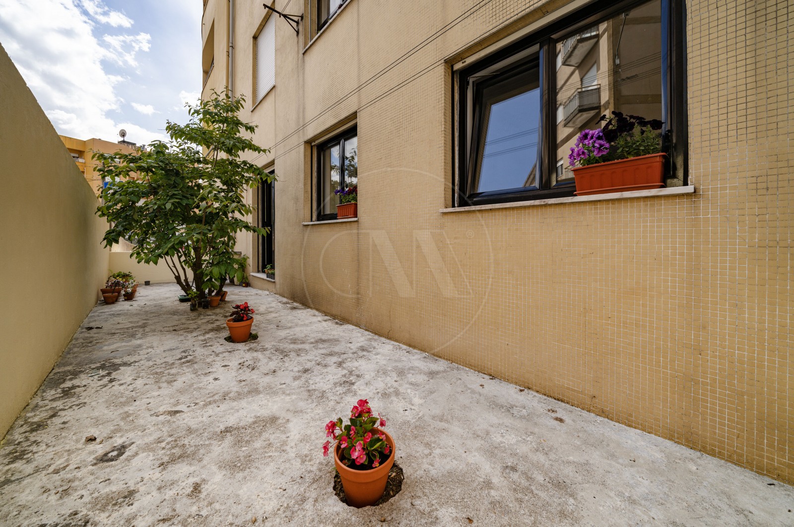 Apartamento T2 para Venda em Ferreiros e Gondizalves, Braga, Braga - Terraço (Imagem 2)