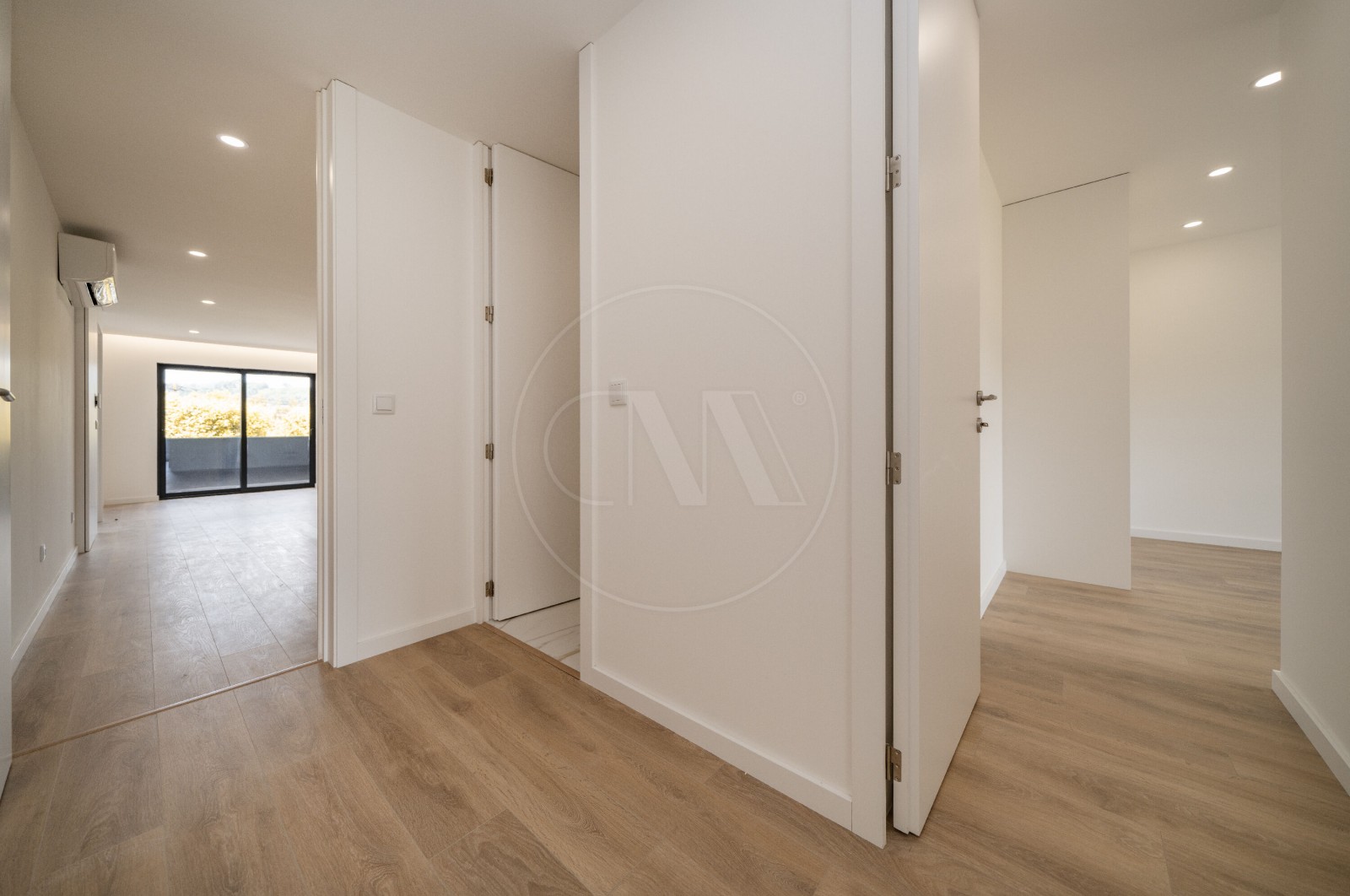 Apartamento T3 para Venda em Póvoa de Lanhoso (Nossa Senhora do Amparo), Póvoa de Lanhoso, Braga - Corredor (Imagem 1)
