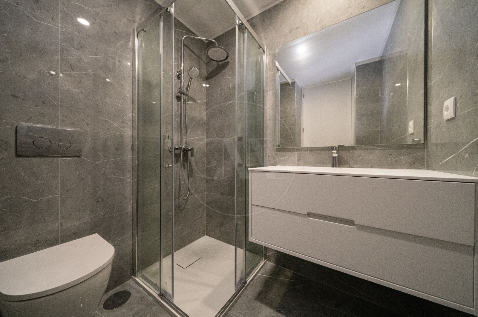 Apartamento T3 para Venda em Póvoa de Lanhoso (Nossa Senhora do Amparo), Póvoa de Lanhoso, Braga - Casa de banho (Imagem 2)