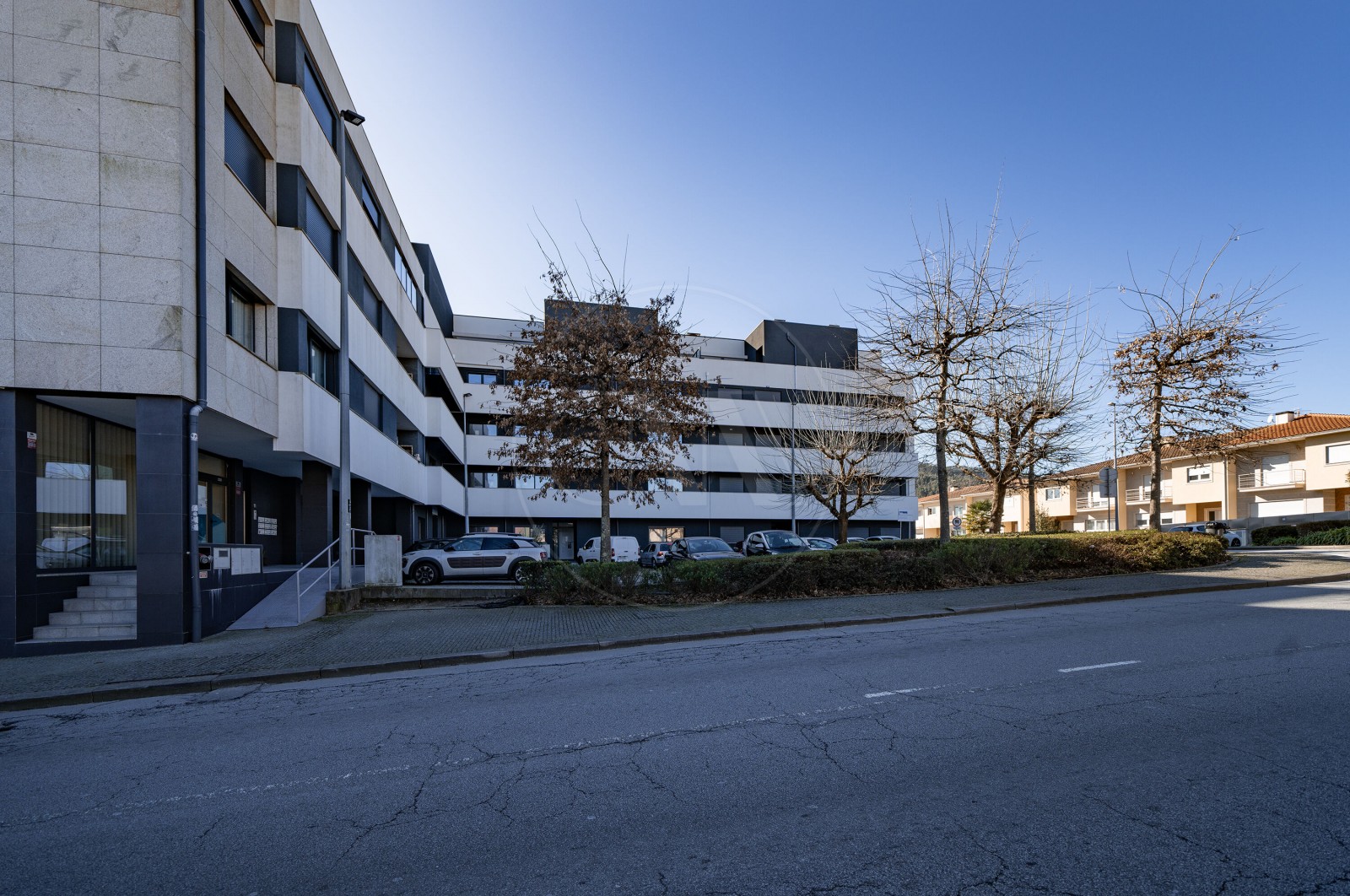 Apartamento T3 para Venda em Póvoa de Lanhoso (Nossa Senhora do Amparo), Póvoa de Lanhoso, Braga - Fachada (Imagem 4)