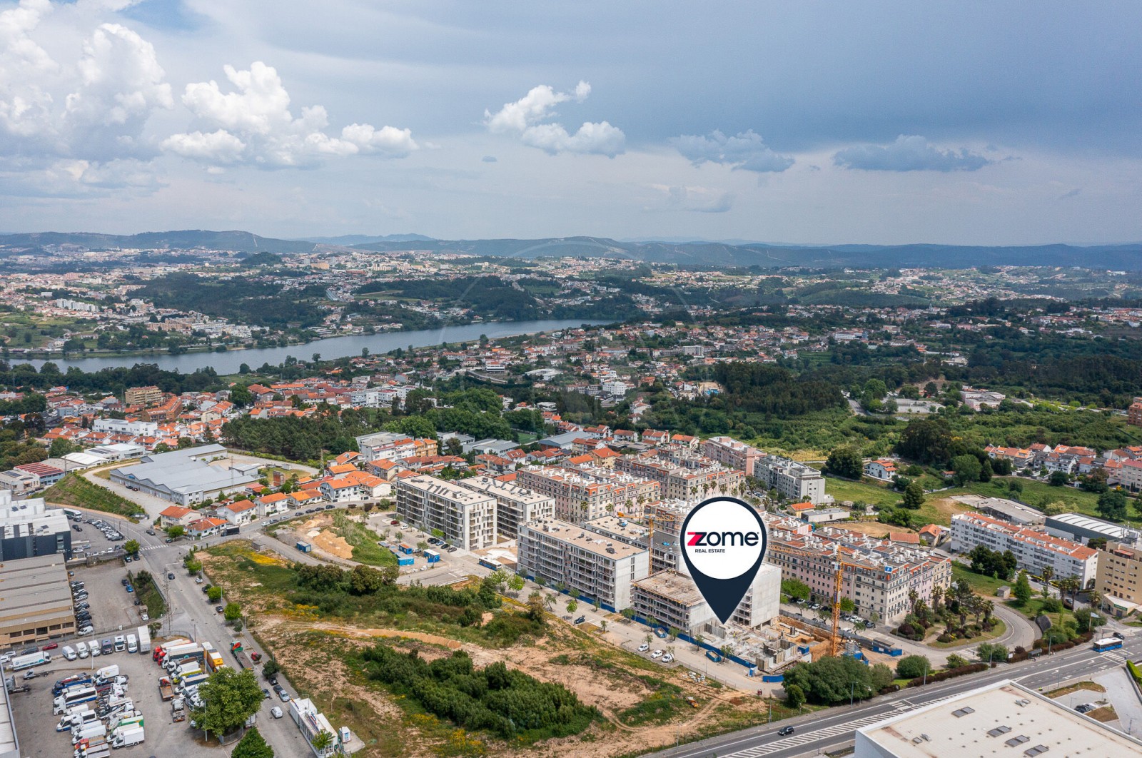 Apartamento T2 para Venda em Oliveira do Douro, Vila Nova de Gaia, Porto - Área envolvente (Imagem 4)