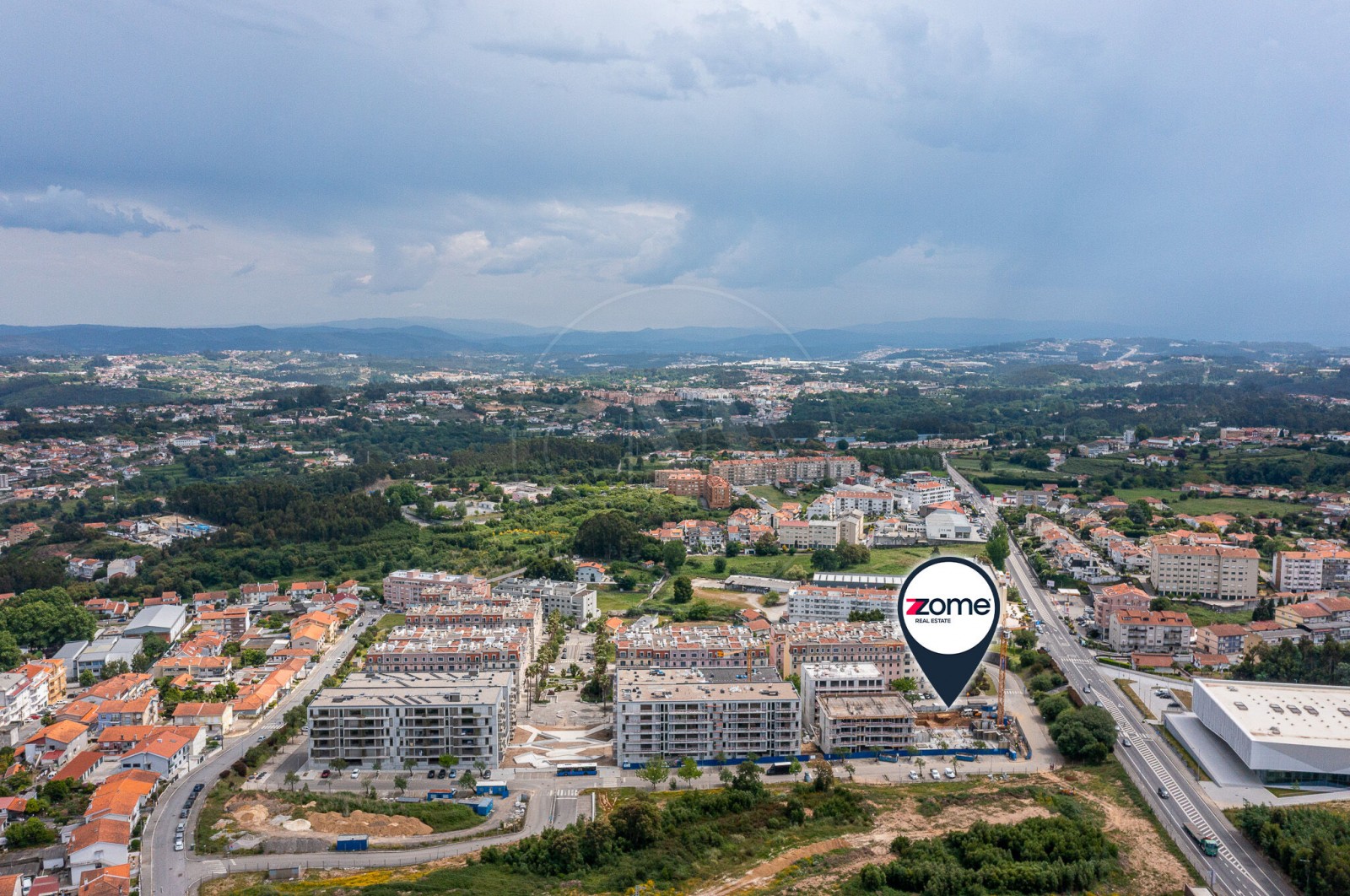 Apartamento T2+1 para Venda em Oliveira do Douro, Vila Nova de Gaia, Porto - Área envolvente (Imagem 4)