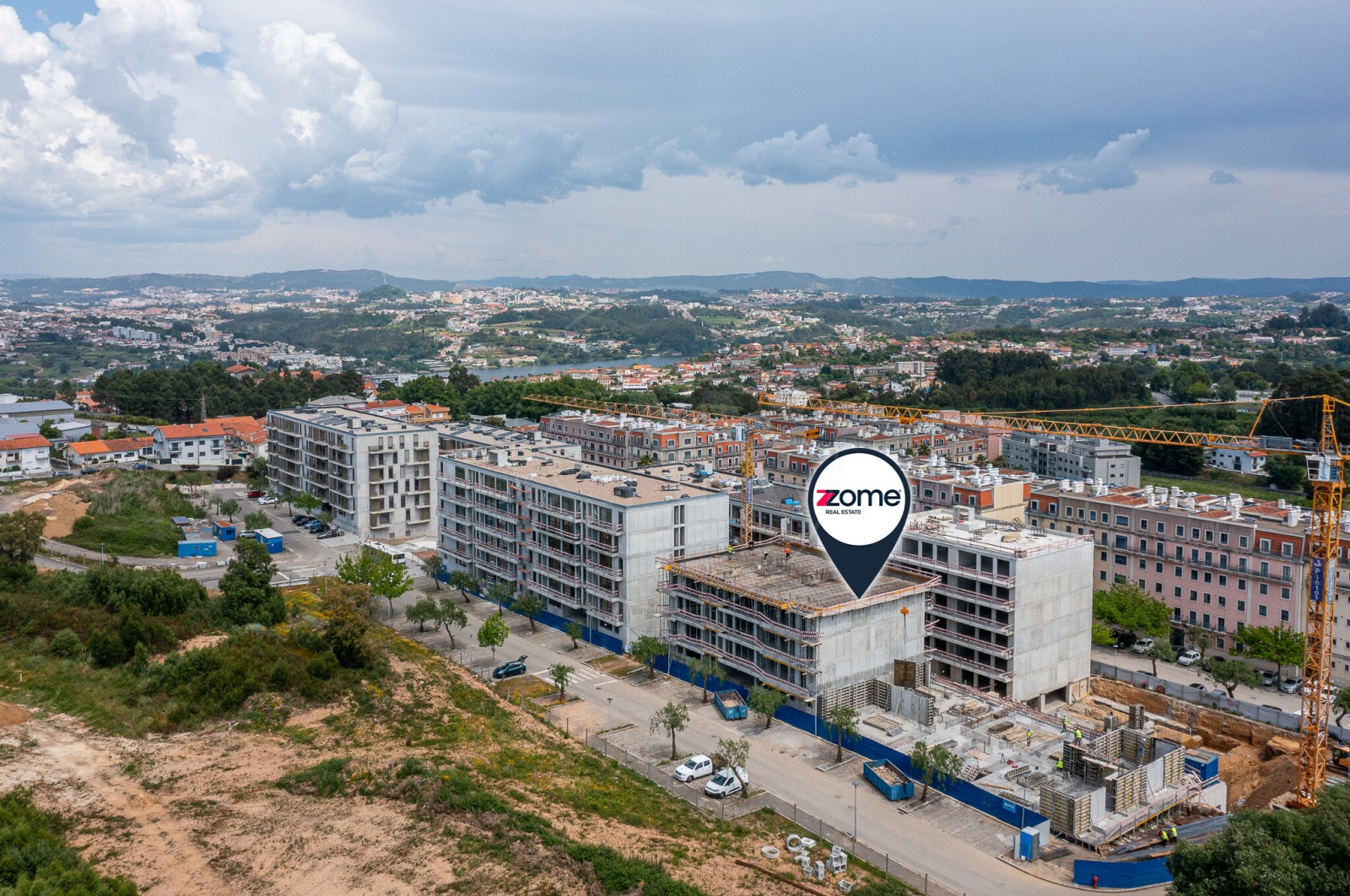 Apartamento T2+1 para Venda em Oliveira do Douro, Vila Nova de Gaia, Porto - Área envolvente (Imagem 1)