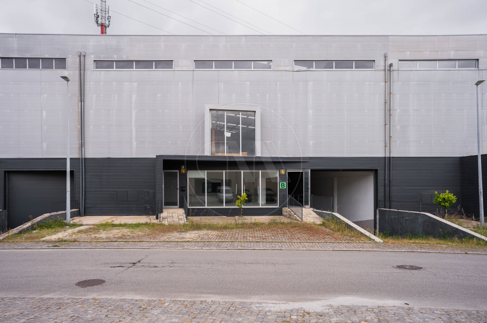 Pavilhão para Venda em Santo Tirso, Couto (Santa Cristina e São Miguel) e Burgães, Santo Tirso, Porto - Área envolvente (Imagem 1)