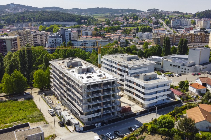 Apartment T2 for For sale in Vila Nova de Famalicão e Calendário, Vila Nova de Famalicão, Braga - Fachada (Imagem 2)