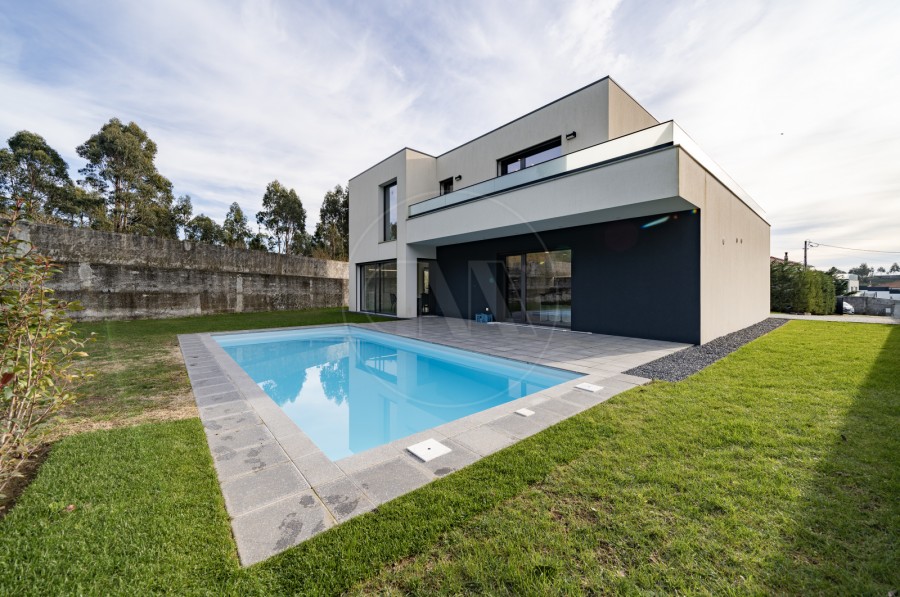 Fachada (Imagem 1)