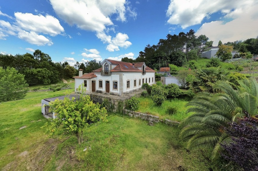 Fachada (Imagem 1)